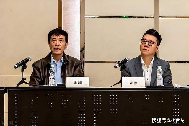 整部电影用了300颗照明弹来重现当年战场上的照明效果，共烧掉300多公斤烟油和近5吨的旧报纸，设置相当于十部大战争剧总和的5万个地面子弹点，打造了一个硝烟弥漫、炮火四起的真实战场